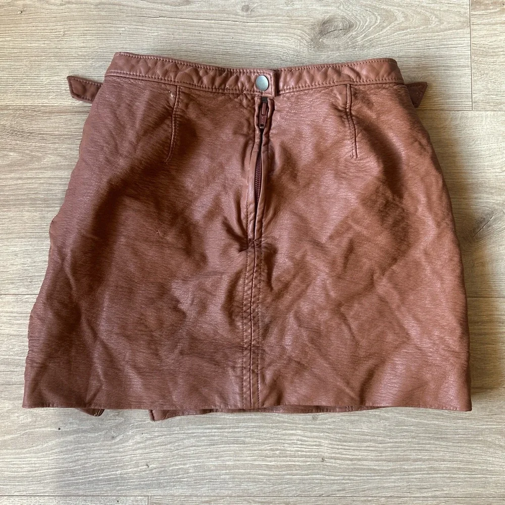 Free People Brown Vegan Leather Moto Mini‎ Skirt with Belt Size 0